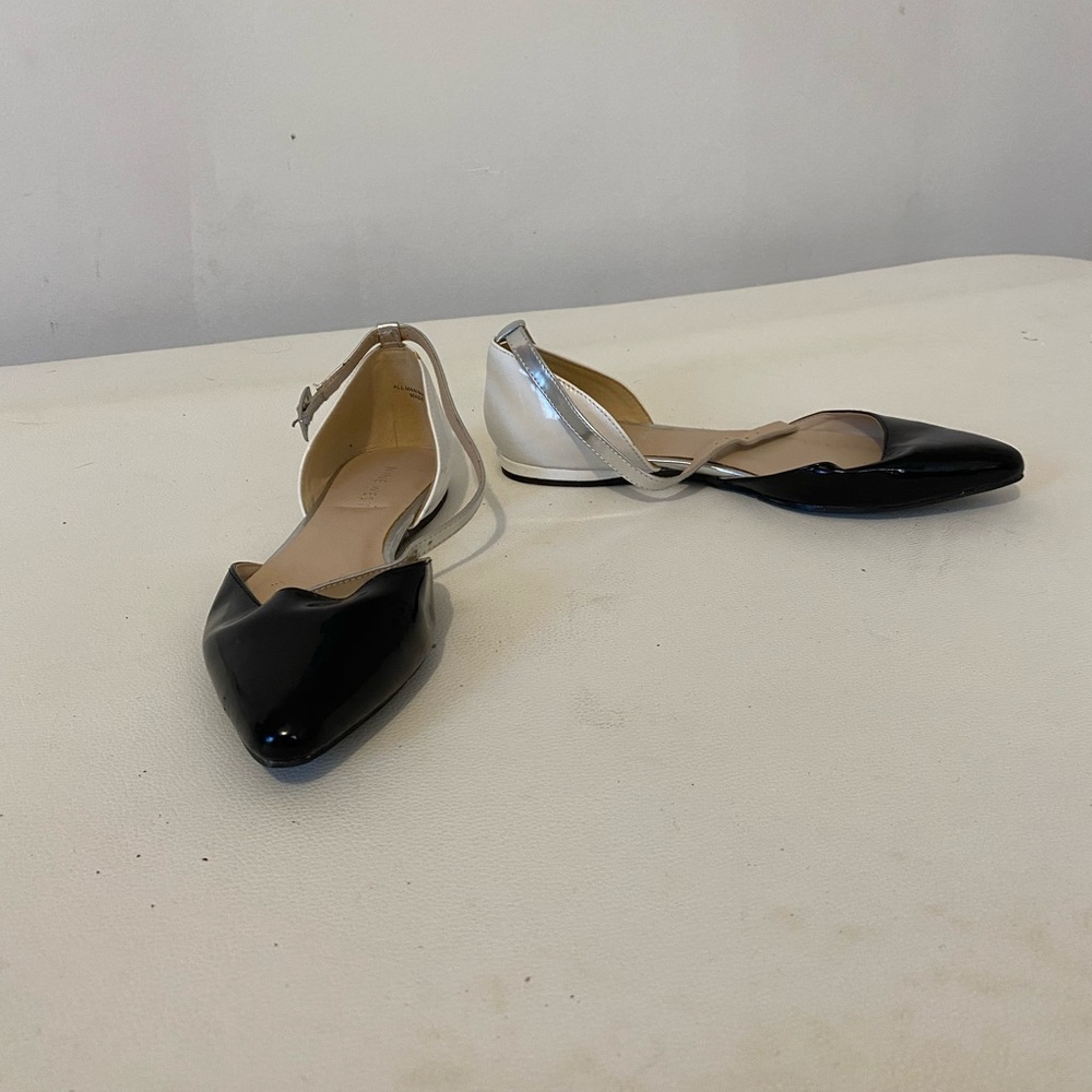 Nine West sandals/flats